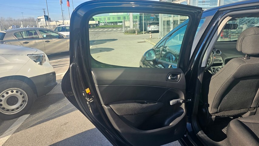 RABLJENO VOZILO PEUGEOT 308 1,4 COMFORT Mehanički mjenjač BENZIN 224468