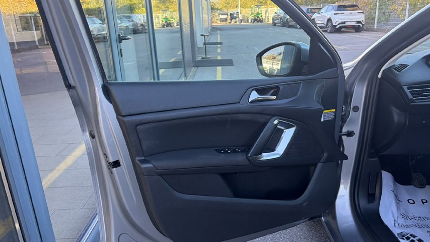 RABLJENO VOZILO PEUGEOT 308 1,6 HDI Mehanički mjenjač DIESEL 223897