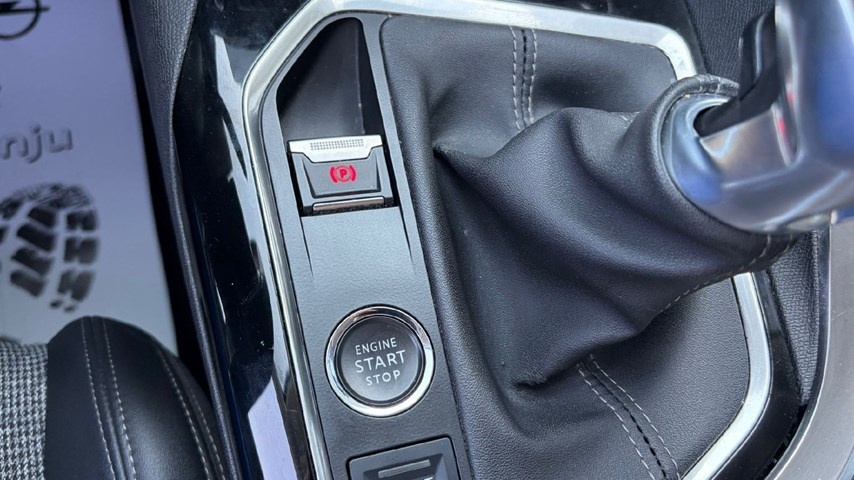 RABLJENO VOZILO PEUGEOT 5008 1,5 HDI ALLURE BUSINESS Mehanički mjenjač DIESEL 65777