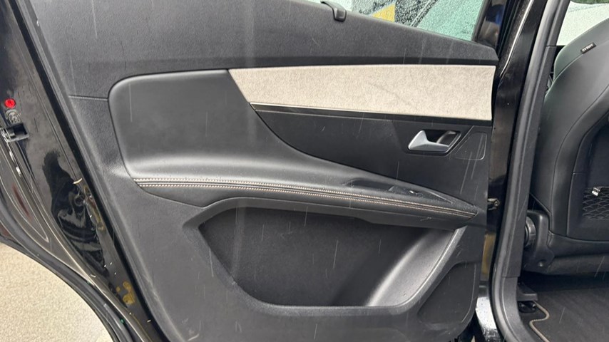 RABLJENO VOZILO PEUGEOT 5008 GT 1,5 HDI Mehanički mjenjač DIESEL 100236