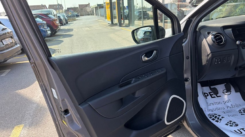 RABLJENO VOZILO RENAULT CAPTUR 0,9 Tce 90 ZEN Mehanički mjenjač BENZIN 224254