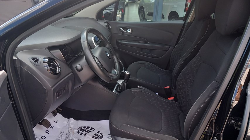 RABLJENO VOZILO RENAULT CAPTUR 1,5 DCI Mehanički mjenjač DIESEL 65732