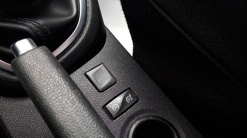 RABLJENO VOZILO RENAULT CAPTUR 1,5 DCI Mehanički mjenjač DIESEL 65732