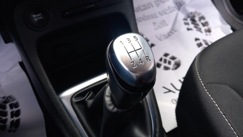 RABLJENO VOZILO RENAULT CAPTUR 1,5 DCI Mehanički mjenjač DIESEL 65732