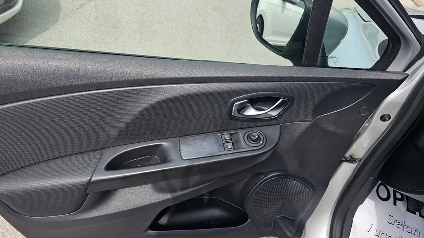 RABLJENO VOZILO RENAULT CLIO 1,5 DCI Mehanički mjenjač DIESEL 224416