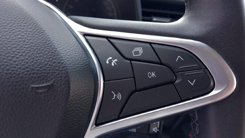 RABLJENO VOZILO RENAULT CLIO LIMITED TCE 90 Mehanički mjenjač BENZIN 224098