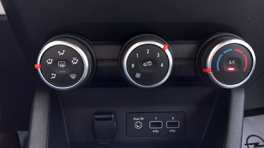 RABLJENO VOZILO RENAULT CLIO LIMITED TCE 90 Mehanički mjenjač BENZIN 224098