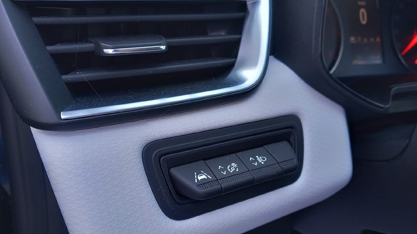 RABLJENO VOZILO RENAULT CLIO LIMITED TCE 90 Mehanički mjenjač BENZIN 224098
