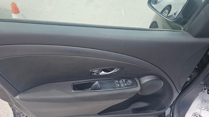 RABLJENO VOZILO RENAULT MEGANE 1,5 DCI Mehanički mjenjač DIESEL 224676