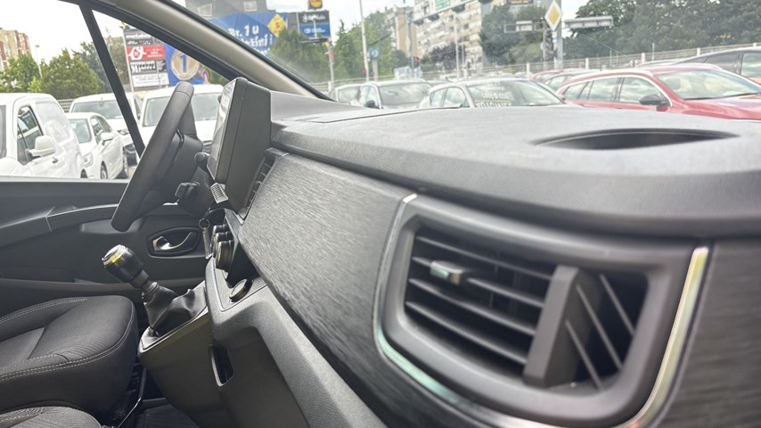 RABLJENO VOZILO RENAULT TRAFIC 2,0 DCI GRAND INTENS Mehanički mjenjač DIESEL 224611