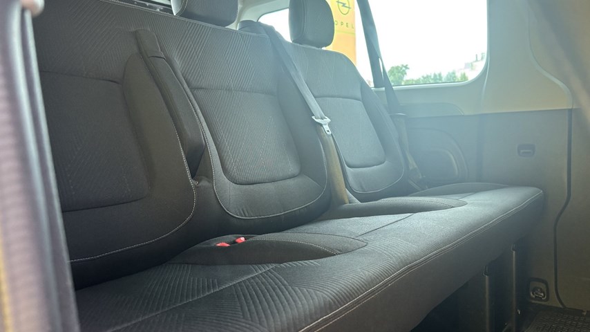 RABLJENO VOZILO RENAULT TRAFIC 2,0 DCI GRAND INTENS Mehanički mjenjač DIESEL 224611