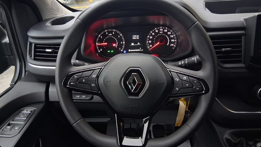 RABLJENO VOZILO RENAULT TRAFIC 2,0 DCI GRAND ZEN Mehanički mjenjač DIESEL 224609