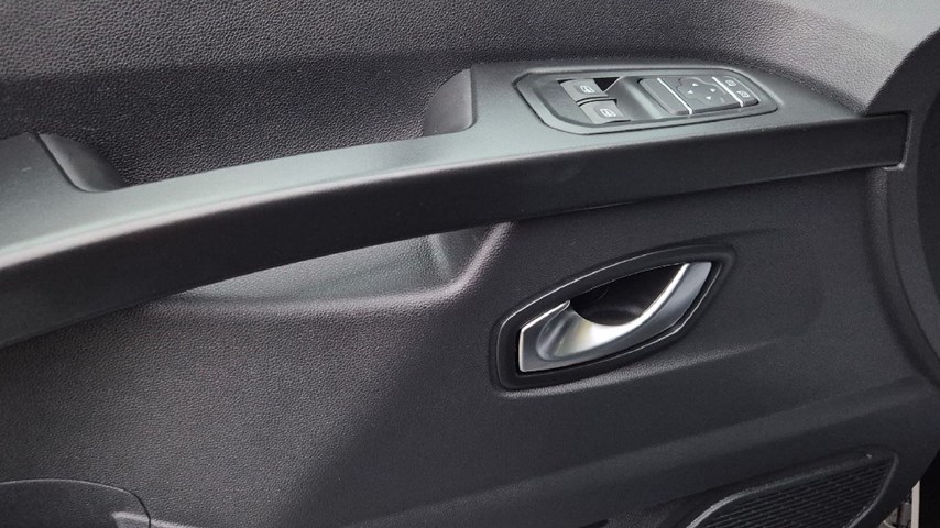 RABLJENO VOZILO RENAULT TRAFIC 2,0 DCI GRAND ZEN Mehanički mjenjač DIESEL 224609