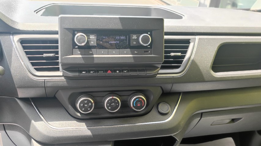 RABLJENO VOZILO RENAULT TRAFIC 2,0 DCI GRAND ZEN Mehanički mjenjač DIESEL 224610