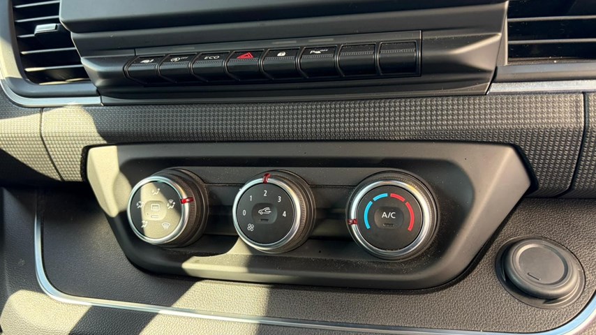 RABLJENO VOZILO RENAULT TRAFIC 2,0 DCI ZEN Mehanički mjenjač DIESEL 224608