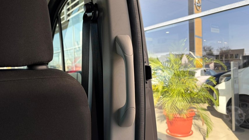 RABLJENO VOZILO RENAULT TRAFIC 2,0 DCI ZEN Mehanički mjenjač DIESEL 224608