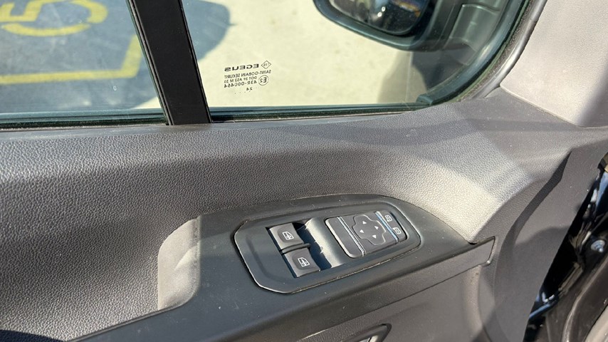 RABLJENO VOZILO RENAULT TRAFIC 2,0 DCI ZEN Mehanički mjenjač DIESEL 224608