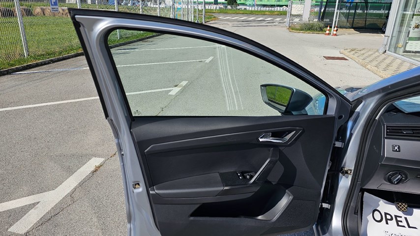 RABLJENO VOZILO SEAT IBIZA C-556003. 1,0 I Mehanički mjenjač BENZIN 224471