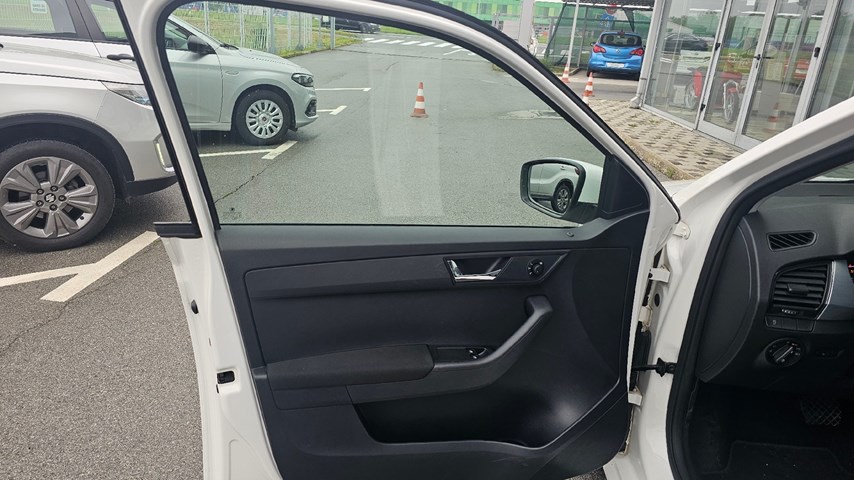 RABLJENO VOZILO ŠKODA FABIA 1,0 Automatski mjenjač BENZIN 224411