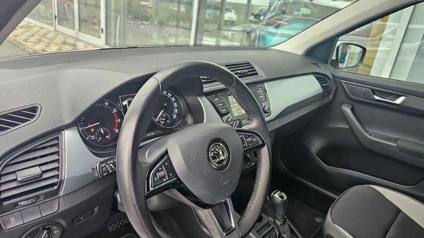 RABLJENO VOZILO ŠKODA FABIA 1,0 Automatski mjenjač BENZIN 224411