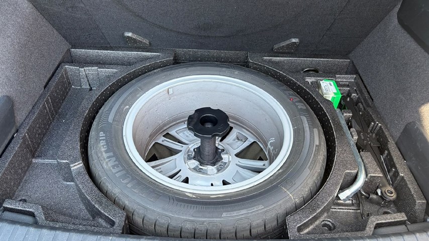 RABLJENO VOZILO ŠKODA KAROQ 2,0 TDI AT Automatski mjenjač DIESEL 100238