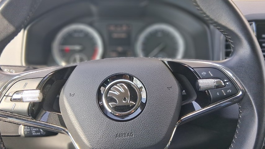 RABLJENO VOZILO ŠKODA KAROQ 2,0 TDI AT Automatski mjenjač DIESEL 100238