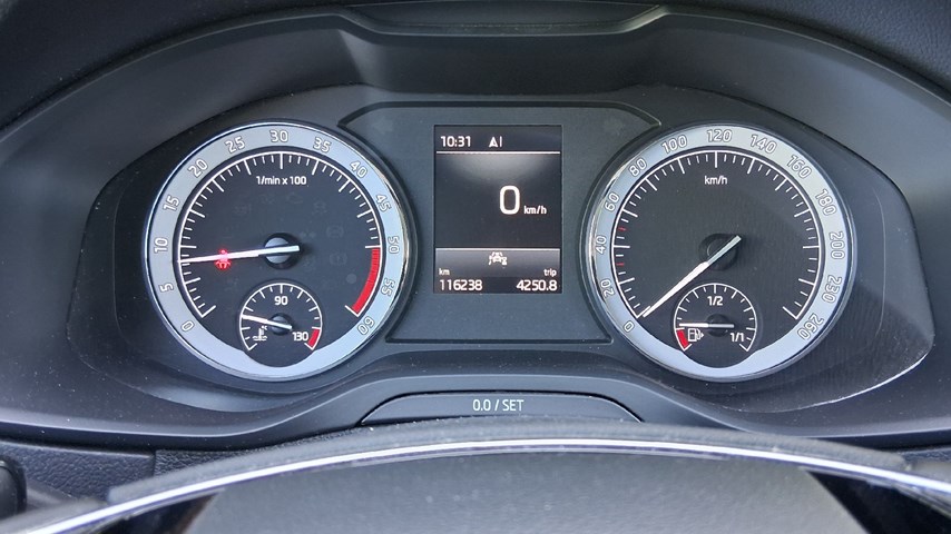RABLJENO VOZILO ŠKODA KAROQ 2,0 TDI Mehanički mjenjač DIESEL 100239