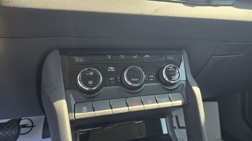 RABLJENO VOZILO ŠKODA KAROQ EXECUTIVE 2,0 TDI AT Automatski mjenjač DIESEL 100237