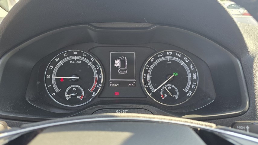 RABLJENO VOZILO ŠKODA KAROQ EXECUTIVE 2,0 TDI AT Automatski mjenjač DIESEL 100237