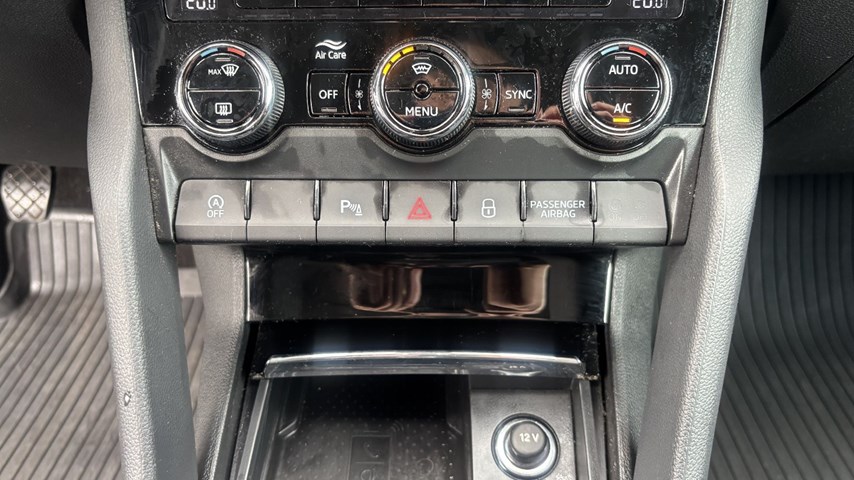 RABLJENO VOZILO ŠKODA KAROQ TOUR 2,0 TDI Mehanički mjenjač DIESEL 100249