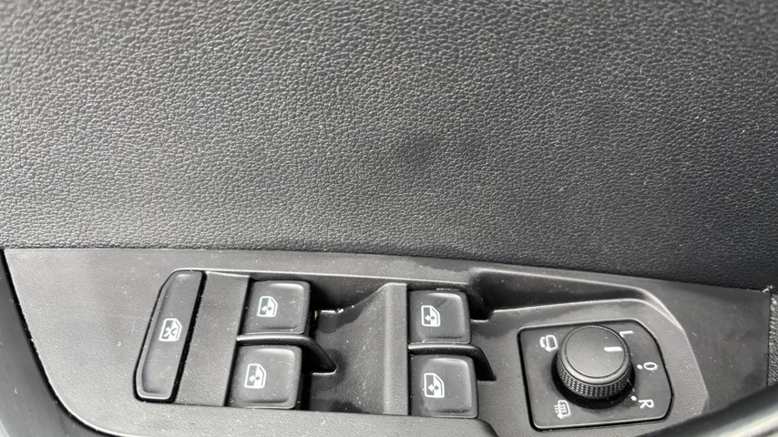 RABLJENO VOZILO ŠKODA KAROQ TOUR 2,0 TDI Mehanički mjenjač DIESEL 100249