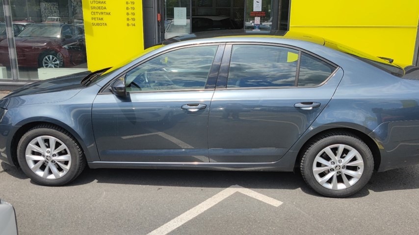 RABLJENO VOZILO ŠKODA OCTAVIA 1,6 TDI Mehanički mjenjač DIESEL 224425