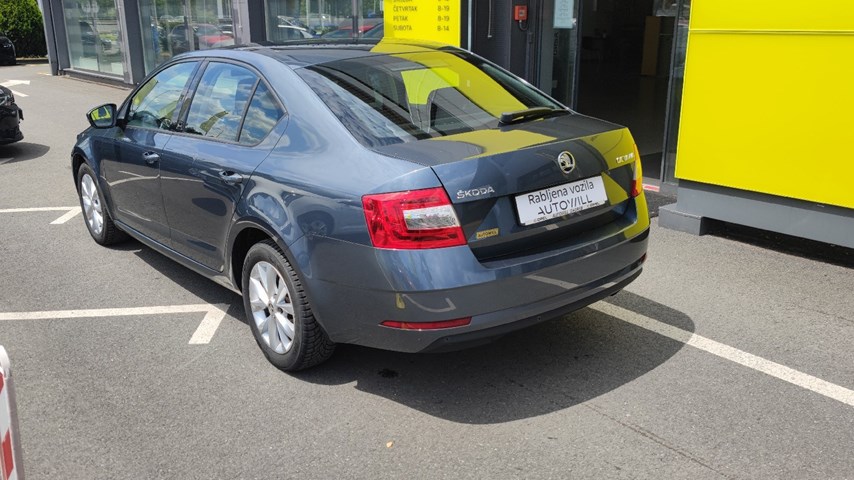 RABLJENO VOZILO ŠKODA OCTAVIA 1,6 TDI Mehanički mjenjač DIESEL 224425