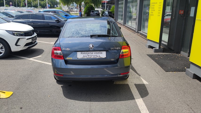 RABLJENO VOZILO ŠKODA OCTAVIA 1,6 TDI Mehanički mjenjač DIESEL 224425