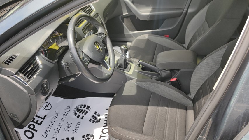 RABLJENO VOZILO ŠKODA OCTAVIA 1,6 TDI Mehanički mjenjač DIESEL 224425