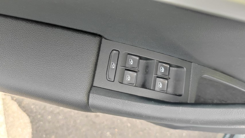 RABLJENO VOZILO ŠKODA OCTAVIA 1,6 TDI Mehanički mjenjač DIESEL 224425