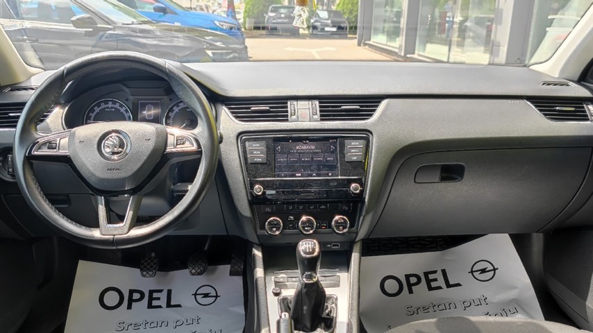 RABLJENO VOZILO ŠKODA OCTAVIA 1,6 TDI Mehanički mjenjač DIESEL 224425