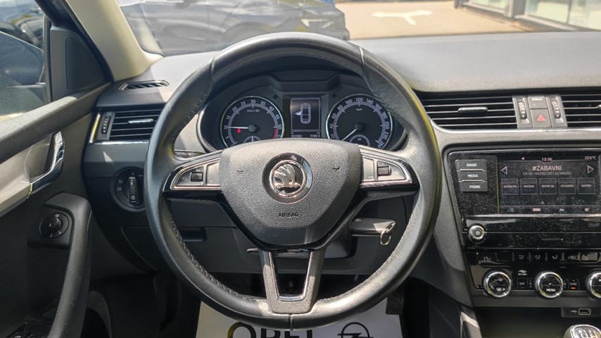 RABLJENO VOZILO ŠKODA OCTAVIA 1,6 TDI Mehanički mjenjač DIESEL 224425