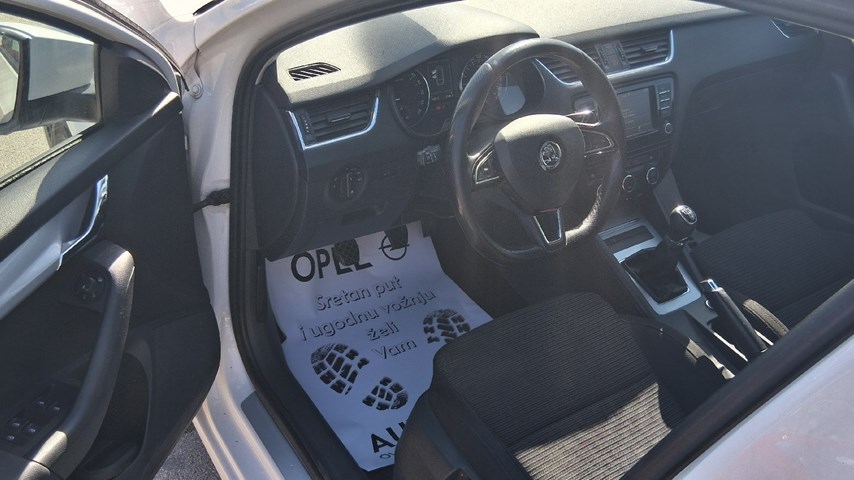 RABLJENO VOZILO ŠKODA OCTAVIA 1,6 TDI Mehanički mjenjač DIESEL 20932