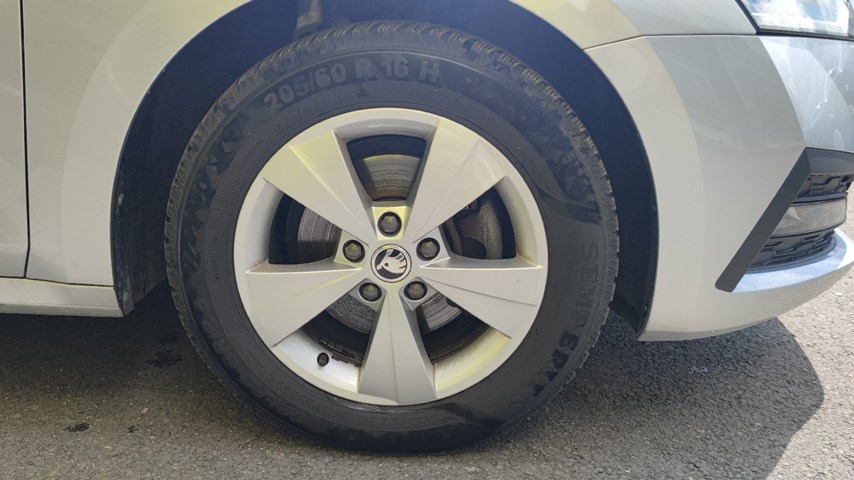 RABLJENO VOZILO ŠKODA OCTAVIA 2,0 TDI Mehanički mjenjač DIESEL 224406