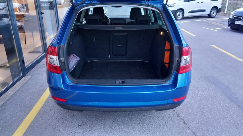 RABLJENO VOZILO ŠKODA OCTAVIA COMBI 1.6 TDI AMBITION DSG Automatski mjenjač DIESEL 81105
