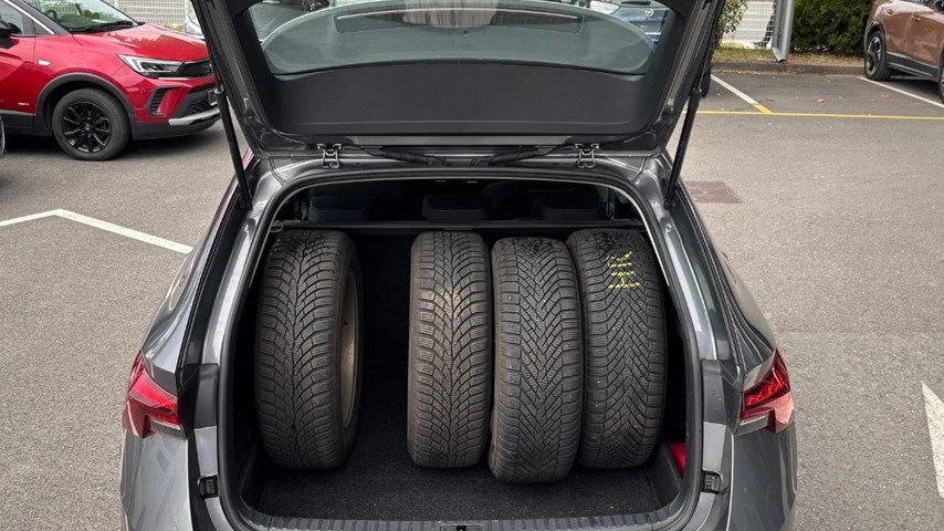 RABLJENO VOZILO ŠKODA OCTAVIA COMBI 2,0 TDI AT Automatski mjenjač DIESEL 100245