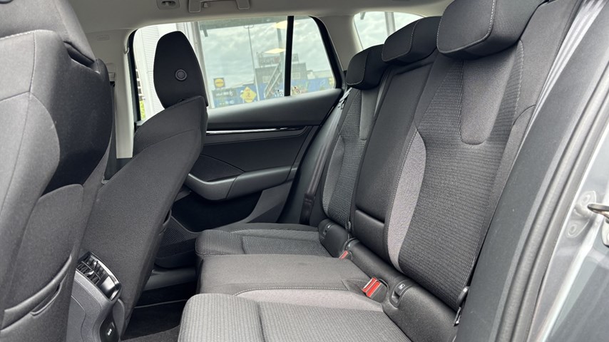 RABLJENO VOZILO ŠKODA OCTAVIA COMBI 2,0 TDI AT Automatski mjenjač DIESEL 100245