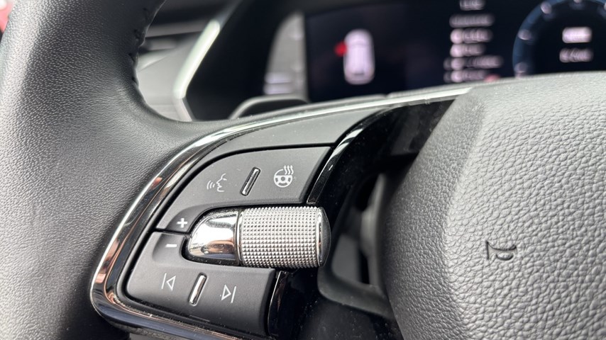 RABLJENO VOZILO ŠKODA OCTAVIA COMBI 2,0 TDI AT Automatski mjenjač DIESEL 100245