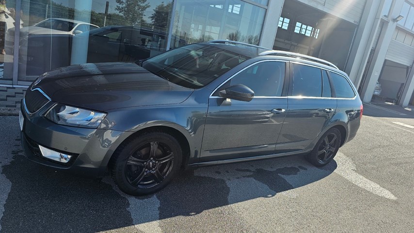 RABLJENO VOZILO ŠKODA OCTAVIA COMBI 2,0 TDI Automatski mjenjač DIESEL 224410
