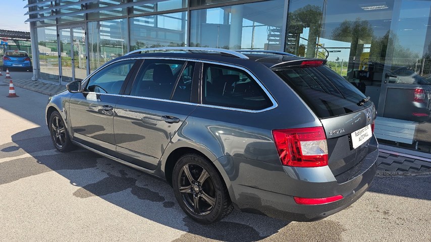 RABLJENO VOZILO ŠKODA OCTAVIA COMBI 2,0 TDI Automatski mjenjač DIESEL 224410