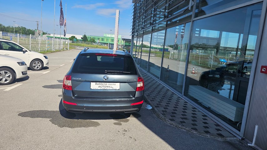 RABLJENO VOZILO ŠKODA OCTAVIA COMBI 2,0 TDI Automatski mjenjač DIESEL 224410