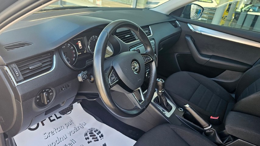 RABLJENO VOZILO ŠKODA OCTAVIA COMBI 2,0 TDI Automatski mjenjač DIESEL 224410