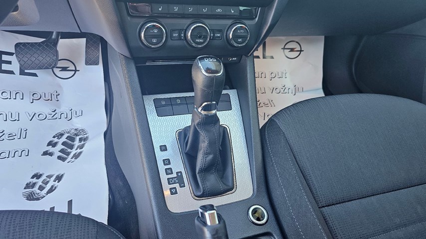 RABLJENO VOZILO ŠKODA OCTAVIA COMBI 2,0 TDI Automatski mjenjač DIESEL 224410