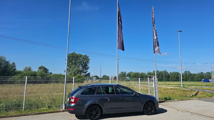 RABLJENO VOZILO ŠKODA OCTAVIA COMBI 2,0 TDI Automatski mjenjač DIESEL 224410